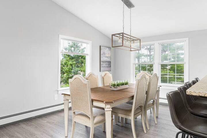 Walk to Beach. Newly Renovated. A/C gallery image 3