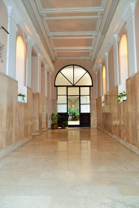 Atrio (ground floor)