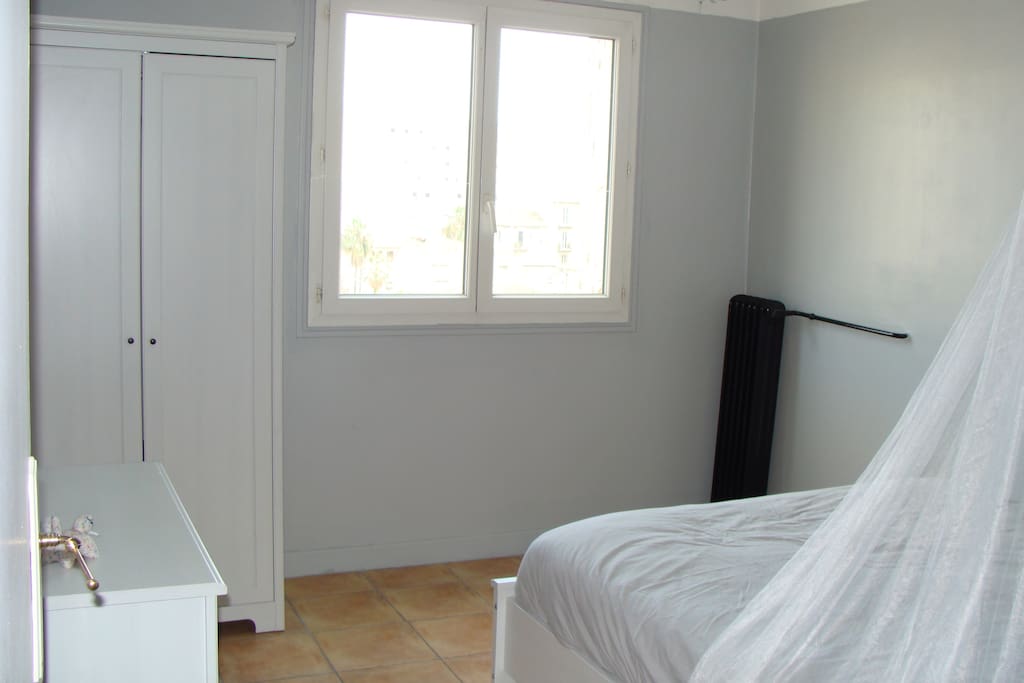 Chambre lumineuse et aérer (10m2)