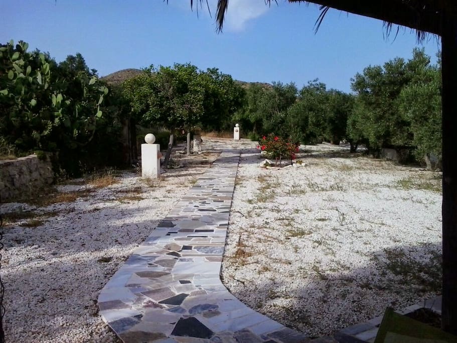 acceso a las piscinas, la casita está muy independiente
