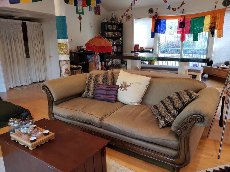 Living Room Pool View