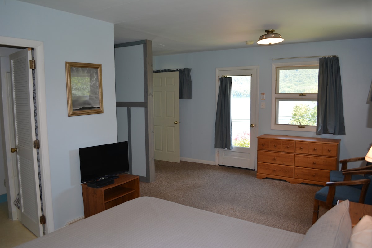 Chata 1: spálňa s manželskou posteľou King 1