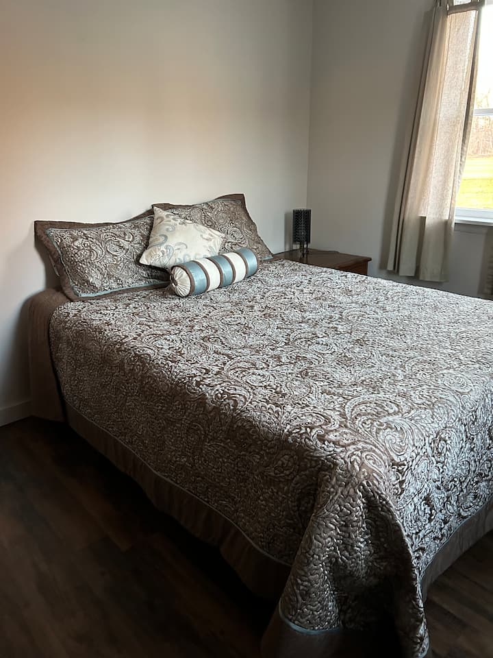 Bračni krevet (širok 150 - 179 cm)