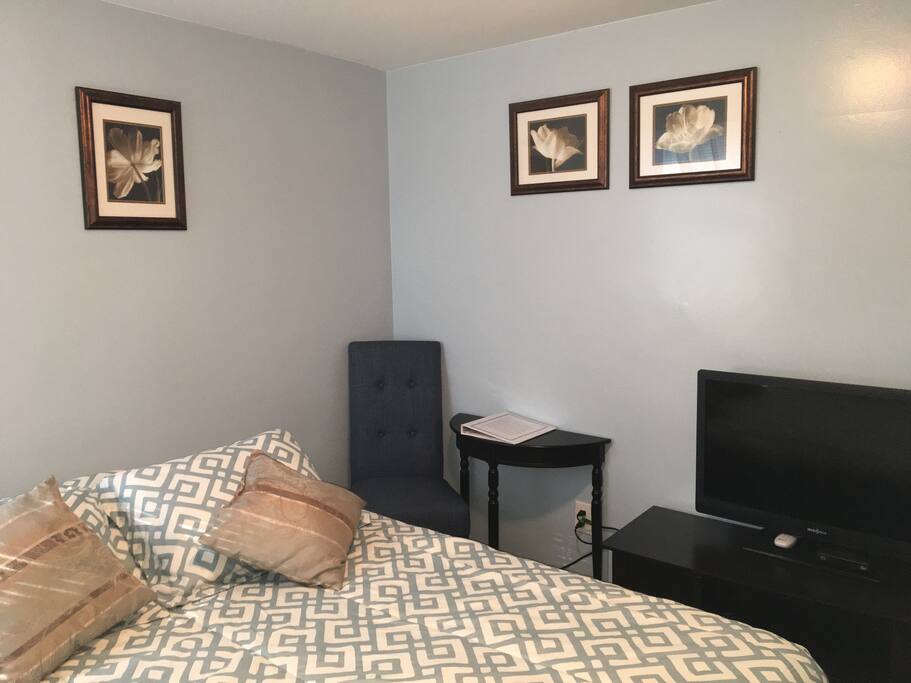 Small sitting area and TV