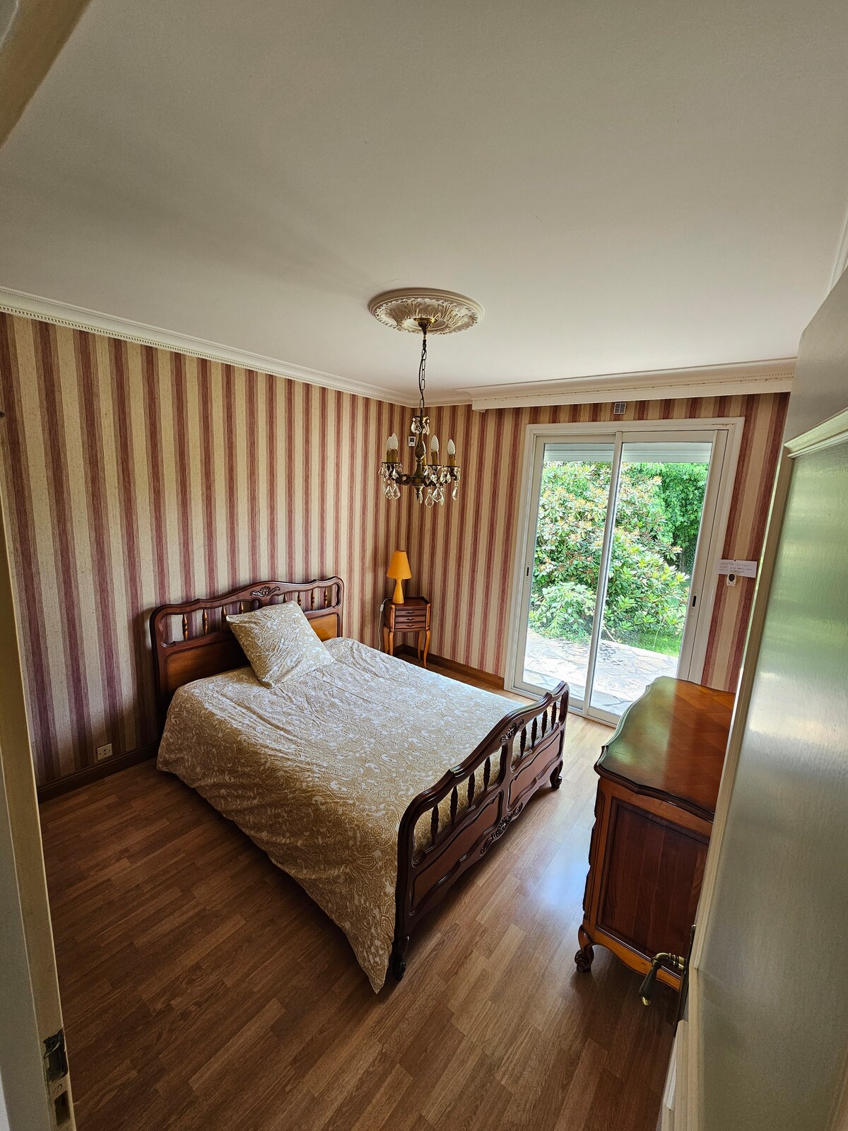 غرفة النوم 2