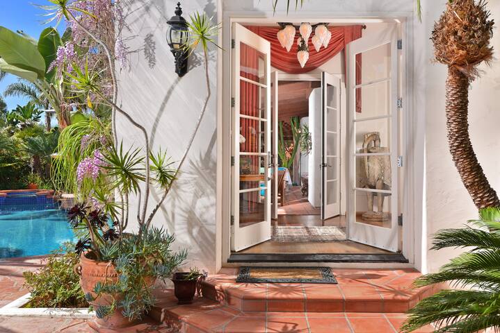 Glorious September Available!-Pool and Pizza Oven gallery image 2