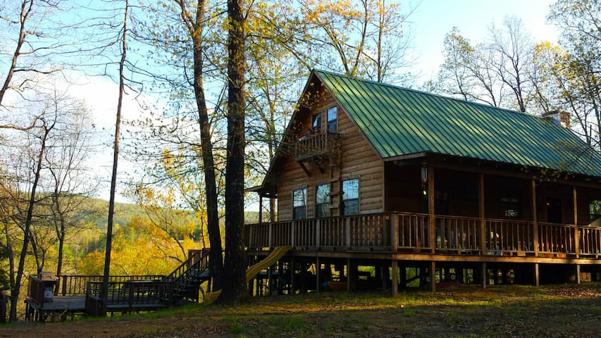 Thunder Mountain Riverfront Cabin - Caddo Gap, AR
