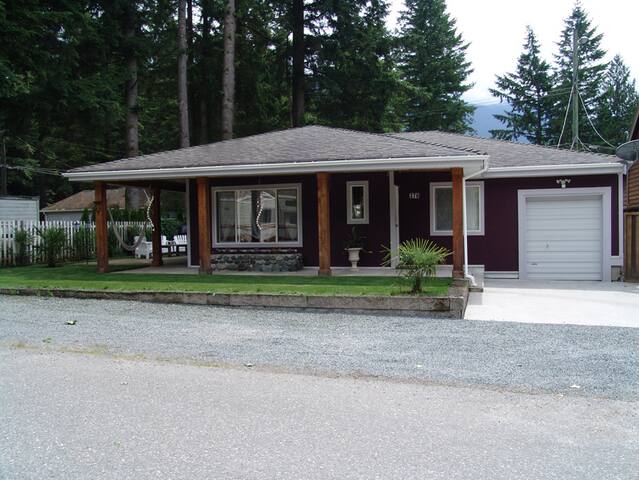 Airbnb Cultus Lake Vacation Rentals Places To Stay