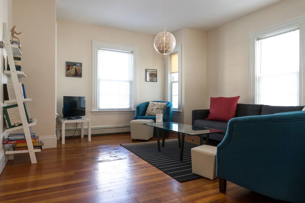 Modern fully furnished 2 bed apartment with fully appointed living room and kitchen.