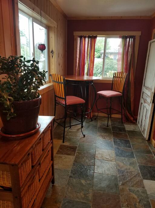 kitchen bistro
