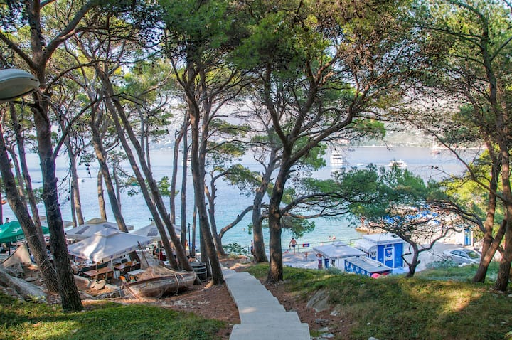 Vacation house Cavtat 4+1, in center-next to beach