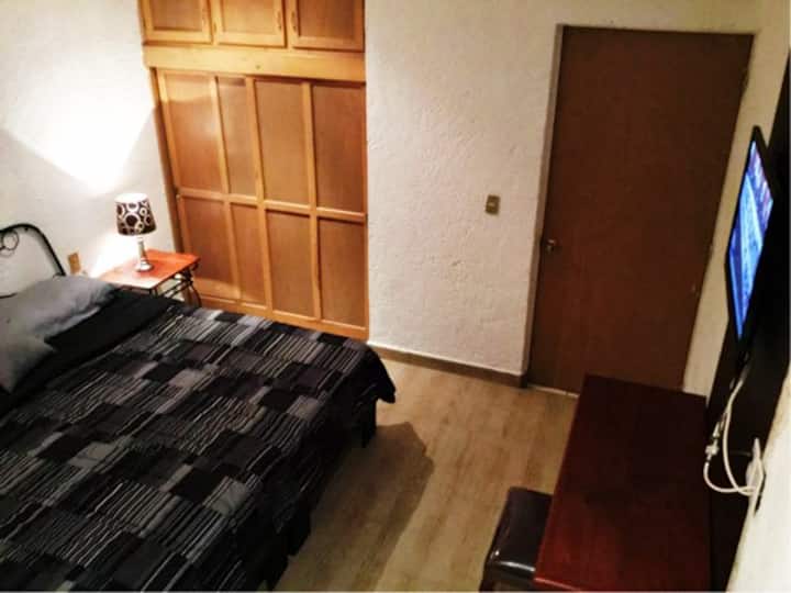 2 BEDROOM APARTMENT TV, CLIMATE AND 2 PRIVATE BATHROOMS Apartments