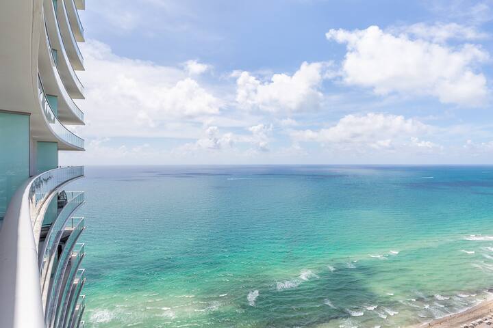 BEACHFRONT OCEAN VIEW 2/2 IN HYDE RESORT gallery image 2