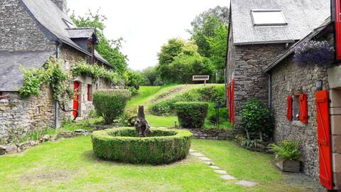 Romantic storytelling house