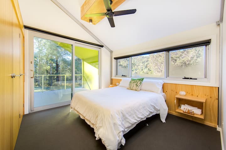 Igumbi elingusayizi omkhulu wesibili elinempheme nokungena ngokuqondile egumbini lokugezela eliyinhloko