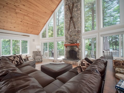 Top performing Airbnb: The Chalet~ 4 bed Lakefront Family Vacation in Naples