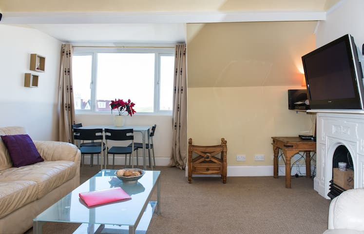 Gorgeous 1 bedroom flat - seaview