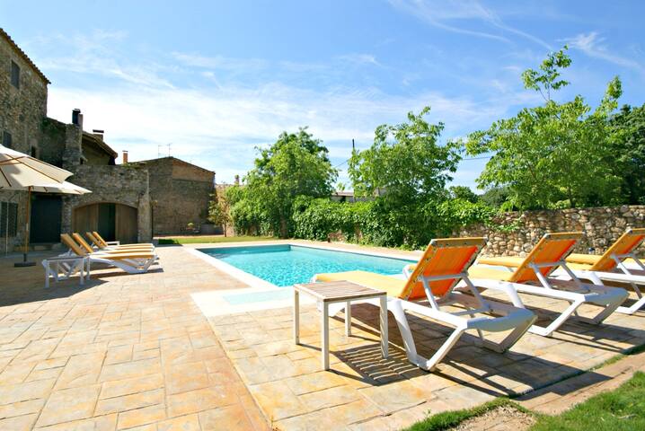 Cozy and confortable house for 15. gallery image 3