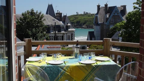Successful Airbnb property: Luxury T3, 50m beach. balcony+(pool 15.06/15.09) in Saint Lunaire