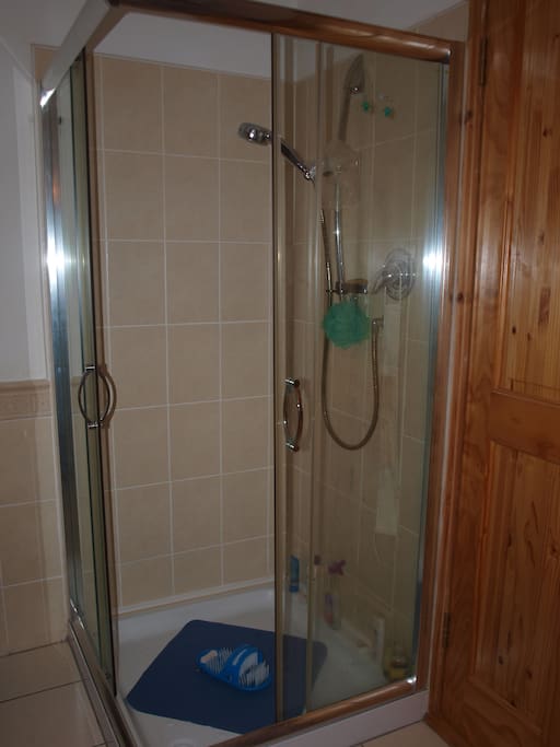 Private shower room