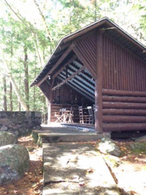 The Lean-to, Perfect for BBQ, Roasting Marshmellows, Sunsets, and Dinner for 10!