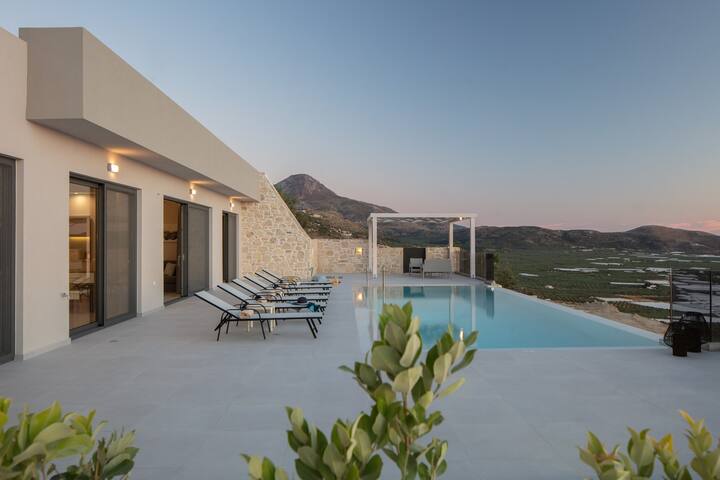 Lux villa in Falasarna bay★Seaview★Infinity pool gallery image 4