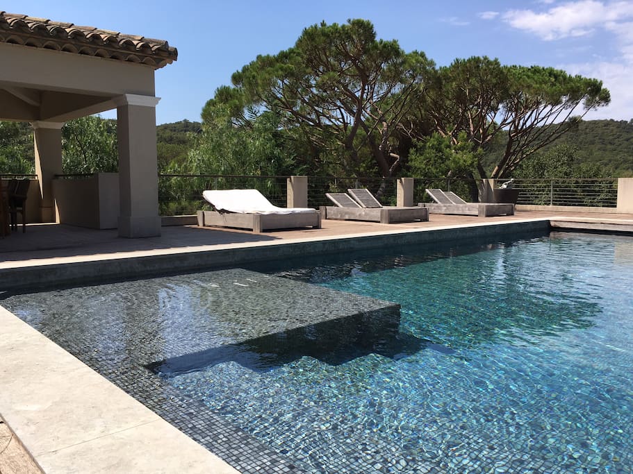 Coin Piscine - Swimming Pool Area