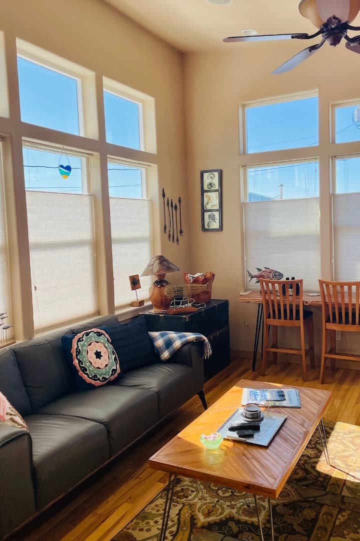 Couples By The Sea In Waldport - Waldport, OR