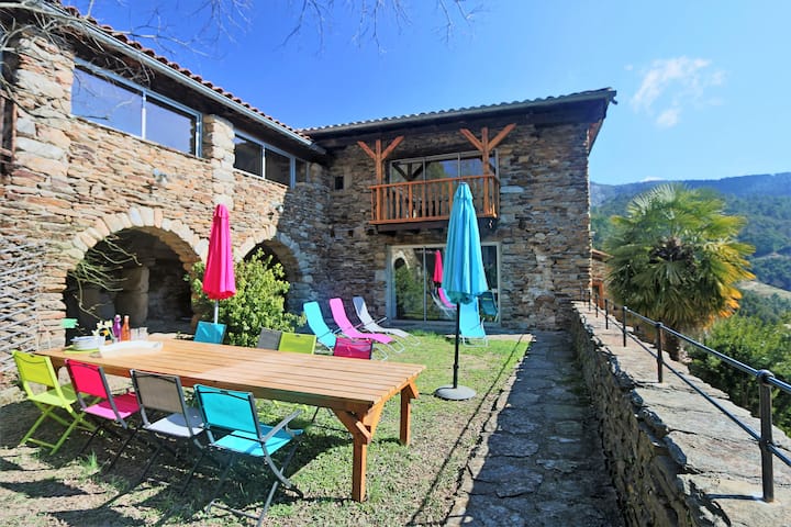 Schönes Altes Steinhaus, Schöne Aussicht, Natur, In Der Nähe Vom Baden - Ardèche