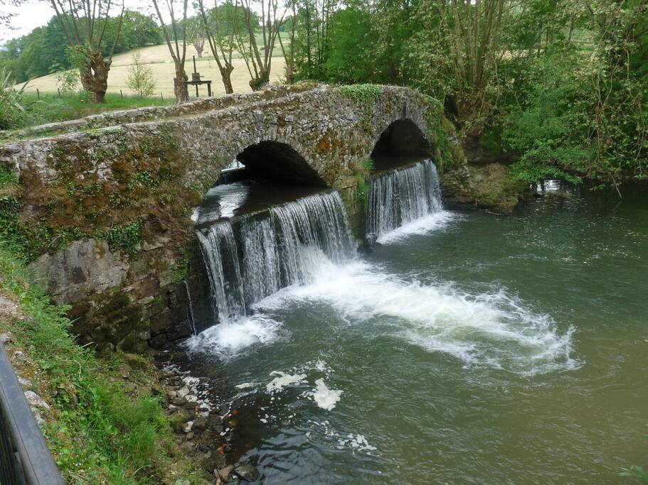 PONT ROMAIN