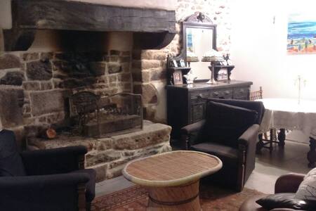 Top 20 saint maden vacation rentals, vacation homes & condo ... Patio Créatif Fireplace