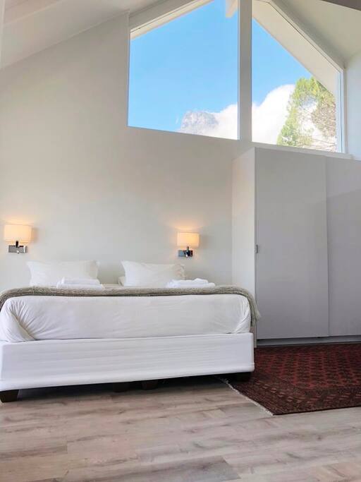 King size bed