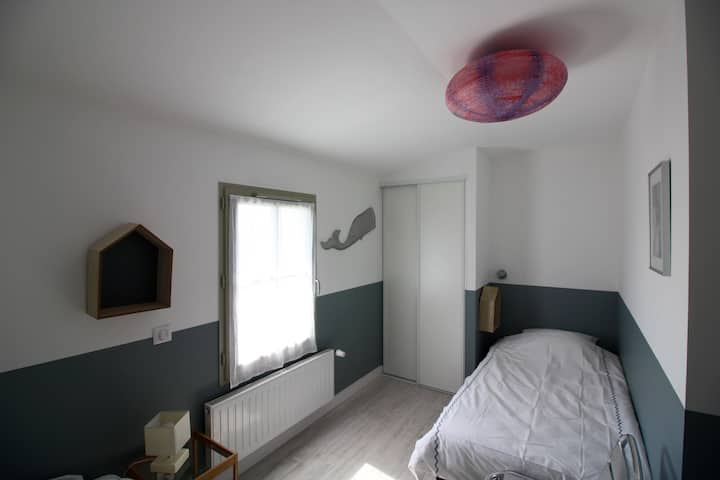 ชั้น: ห้องนอนที่ 5 ใกล้ห้องน้ำ