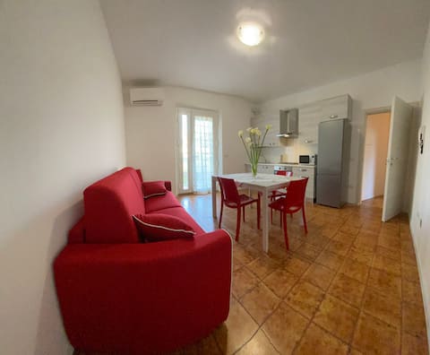Popular Airbnb listing: Relaxation, Wi-Fi, air conditioning, and a beach location in Grottammare