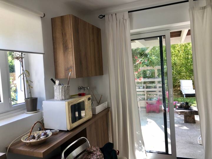 Studio Calme Avec Terrasse Proche De Lyon - Sainte-Foy-lès-Lyon