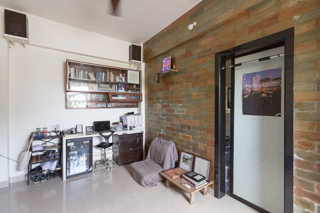 Bedroom / Living room / workspace