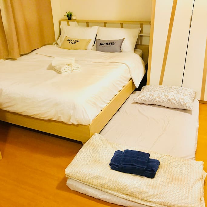 Floor mattress, blanket and Towels for 3rd Guest.