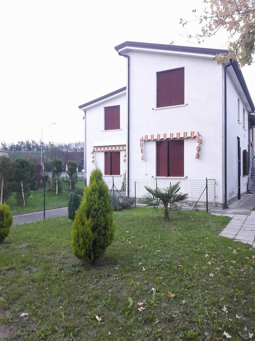 Vista esterna casa - external view of the house