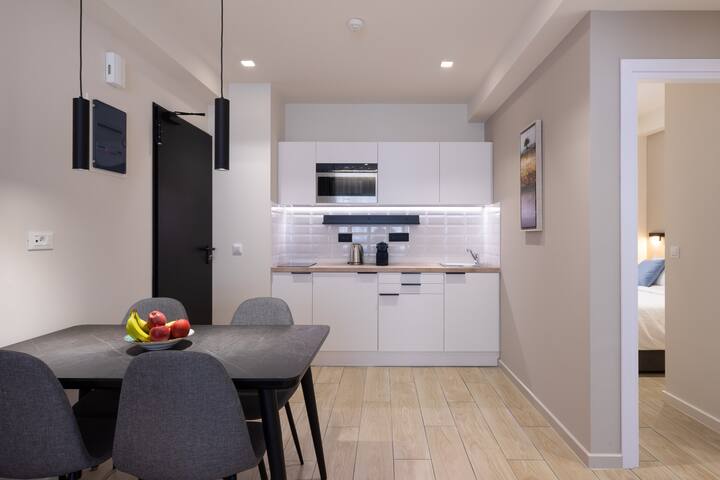 Luxury 2BDR apartment, in central location gallery image 4