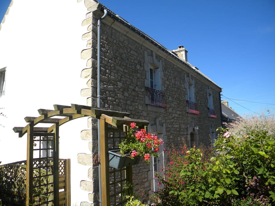 Façade sud de la maison.