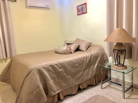 Habitación en zona Contry Monterrey