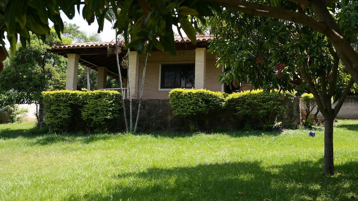 Casa En El Cerro De Dos Habitaciones - Ypacaraí