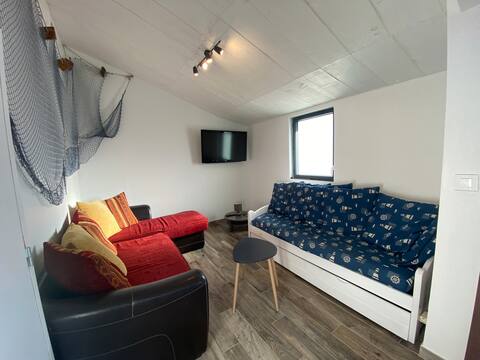 Top Airbnb: Le Jaunay vacation home, 3-star rated, 12 people in Saint Gilles Croix De Vie