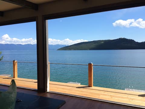 Indoor/Outdoor Living in Modern Renovated Cabin