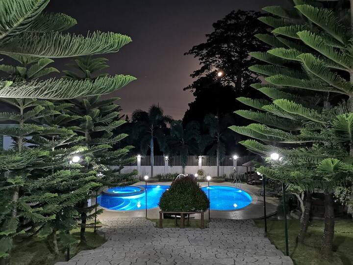 Breezy Tagaytay Villa with Breakfast for 10pax