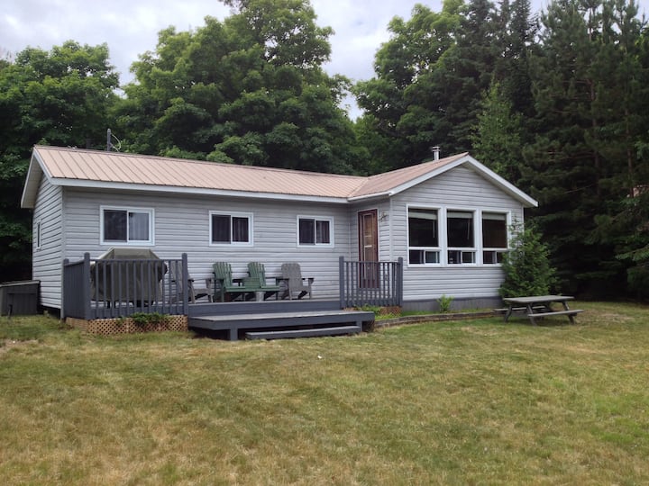 "Bear Naked Lodge" on Big Mink Lake Cabins for Rent in Maynooth, Ontario, Canada
