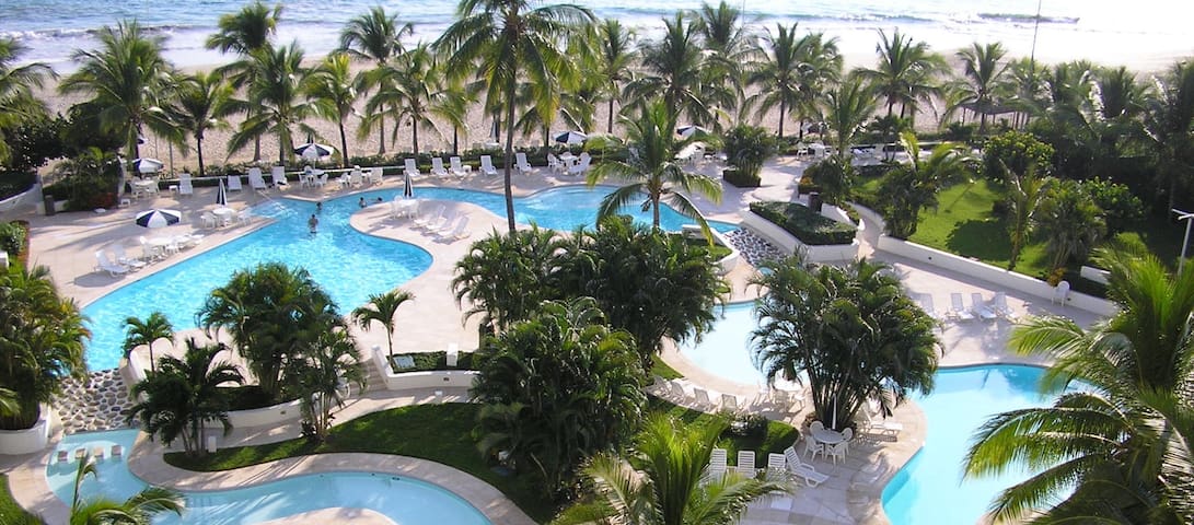 IXTAPA, Amazing 1bdrm Condo on the beach!