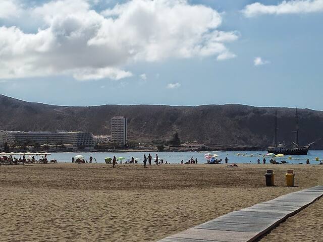 Sunny Apartment + Terrace. Sea at 90m. WHEELCHAIR