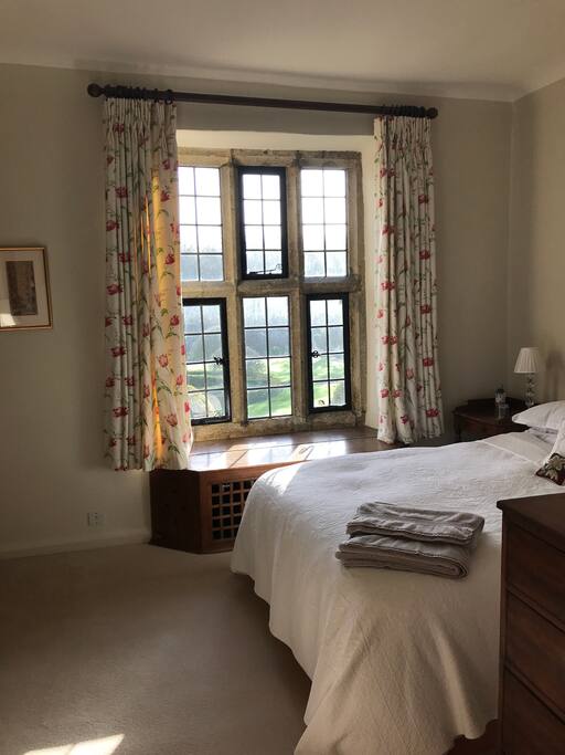 Kingsize bedroom