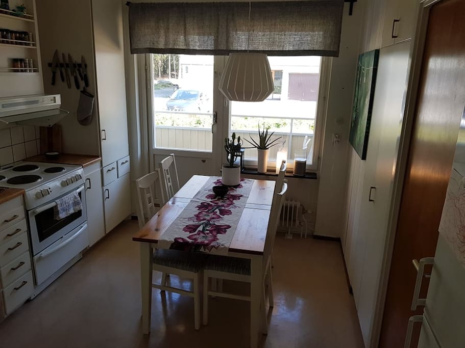 Kitchen + balcony